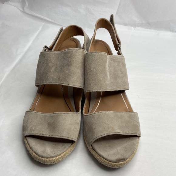 Vionic size 9 cream colored 3 inch wedge sandals in excellent condition - Picture 6 of 13